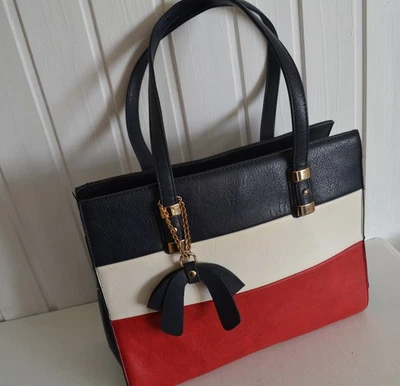 Schicke, modische Handtasche, Schultertasche - Bild 1 von 3