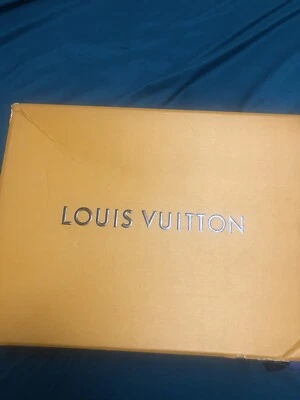Louis Vuitton  Foto 1 de 4