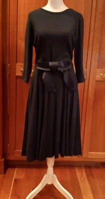 Vestido negro para mujer Lanvin línea A 100 % lana con lazo decorativo talla 38 (aprox. 8)  Foto 1 de 4