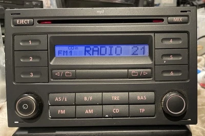 Blaupunkt VW RCD200 Autoradio MP3 5Z0035152 + Code Geprüft Voll Funktionsfähig - Bild 1 von 4