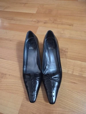 Zapatos de salón Stuart Weitzman para mujer negros talla 5,5 M tacón de gatito punta Foto 1 de 4