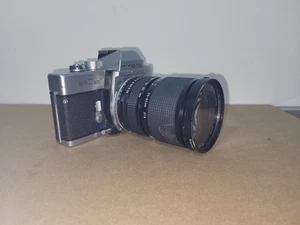 Minolta SRT 201 35mm SLR Film Camera w/  Lenses 28 - 80 mm - Photo 1 sur 9
