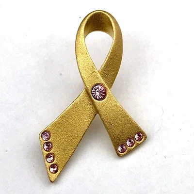 Коллекционная золотистая булавка AVON с розовым камнем лента осведомленность о раке молочной железы - Изображение 1 из 4