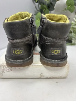Boys Size 7 Ugg Boot Side Zip Suede Leather Yellow Fur Vintage - Image 1 of 4