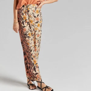 NWT Anthropologie Smocked Balloon-Leg Pants Floral Summer Size 4 - Picture 1 of 4