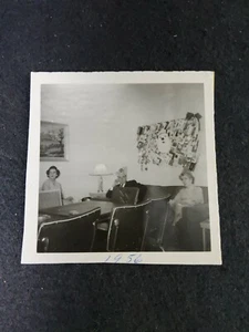 Vintage Press Photo Black & White Man and Women in Lounge Room 1956 3.5"x3.5" - Picture 1 of 2