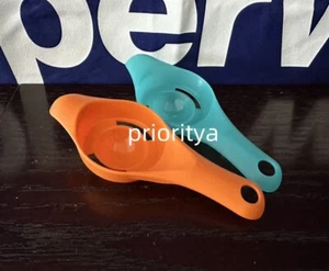 Juego de 2 separadores blancos yema de huevo herramienta gadget de cocina Tupperware naranja azul - Imagen 1 de 1