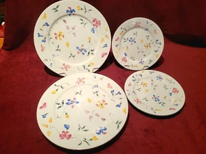Set Of 4 Totally Today "Phlox" Plates. 2 Salad, 2 Dinner. - Picture 1 of 6