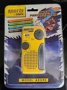 *NEW IN PACKAGE* Vintage 1990s GPX A2095 Portable FM/AM Radio - Picture 1 of 2