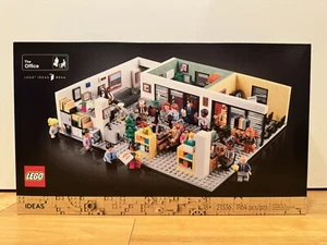 LEGO The Office Dunder Mifflin Scranton Model Building Set, 21336, IN MANO - Foto 1 di 5