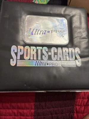 Colección de tarjetas deportivas premium: ¡Valiosa carpeta de tarjetas de fútbol y béisbol! Foto 1 de 4