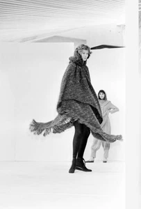 PIERRE CARDIN (HAUTE COUTURE)- 1977 Wool Fringe Poncho, One Size - Picture 1 of 6
