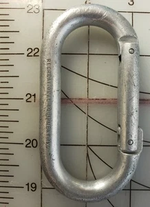 RARE 70's VINTAGE PRE LOGO REI OVAL CARABINER - Picture 1 of 6