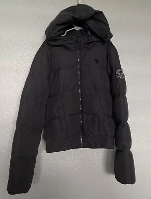 Chaqueta acolchada grande negra con capucha cremallera completa Abercrombie Fitch para niños Foto 1 de 4