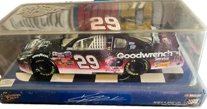 WINNER'S CIRCLE #29 KEVIN HARVICK GOODWRENCH 1:24 BLACK MONTE CARLO 2002 - Picture 1 of 5