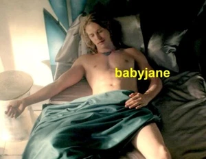 005 FOTO BEEFCAKE ESCENA PELO LARGO AUSTIN BUTLER SHANNARA PELO DESNUDO - Imagen 1 de 1