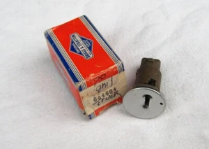 1970 Chevrolet/GMC Truck NOS GM OEM Ignition Switch Lock Cylinder 70 350 396 - Picture 1 of 2