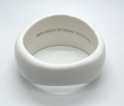 BEN-AMUN BY ISAAC MANEVITZ Large Modernist Chunky White Lucite Bangle Bracelet - Image 1 of 4