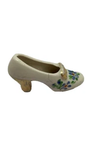 Vintage Ceramic Decorative Shoe With Floral Design 4 Inches Tall - Bild 1 von 5