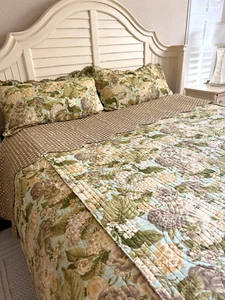Waverly King Reversible Cotton Floral Bedspread Quilt with Shams 110"x120" - Picture 1 of 10