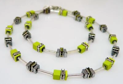 zart edel Halskette Würfel Cube Hämatit Quadrat Strass Lemon Apfel hellgrün 518e - Bild 1 von 4