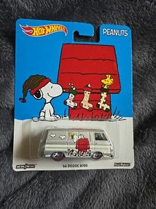 Hot Wheels Peanuts 66 Dodge A100 Van Snoopy Woodstock 2016 - Picture 1 of 2