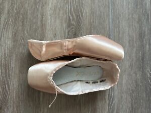 Brand new Capezio Pointe Shoes - 6.25 M - Custom to fit like a Freed