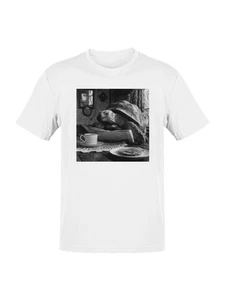 Tortoise Reading Morning News Men's T-shirt - Picture 1 of 6