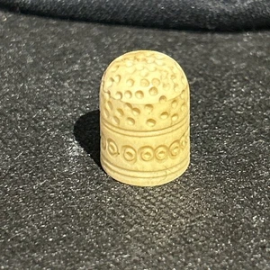Antique Cantonese Bovine Bone Hand Carved Sewing Thimble 19th Century - Imagen 1 de 6