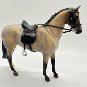 Breyer Freedom/Classic Jet Run 61114 Englischer Reiter mit Tack Sattel Pferd Bay Roan - Bild 1 von 9