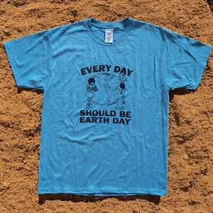 Vintage Y2K Earth Day T-Shirt Large Baby Blue Jerzees Heavyweight - Picture 1 of 5