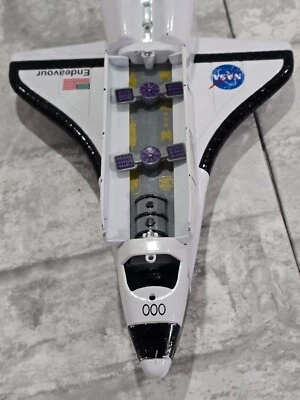 Transbordador Espacial NASA Die-cast Modelo Juguete Pull Action Endeavor Estados Unidos 8" Foto 1 de 4