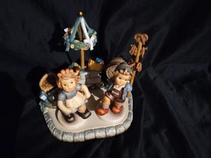 VINTAGE HUMMEL /GOEBEL ALPINE DANCERS WITH ACCESSORIES FULL BEE GERMANY - Picture 1 of 3