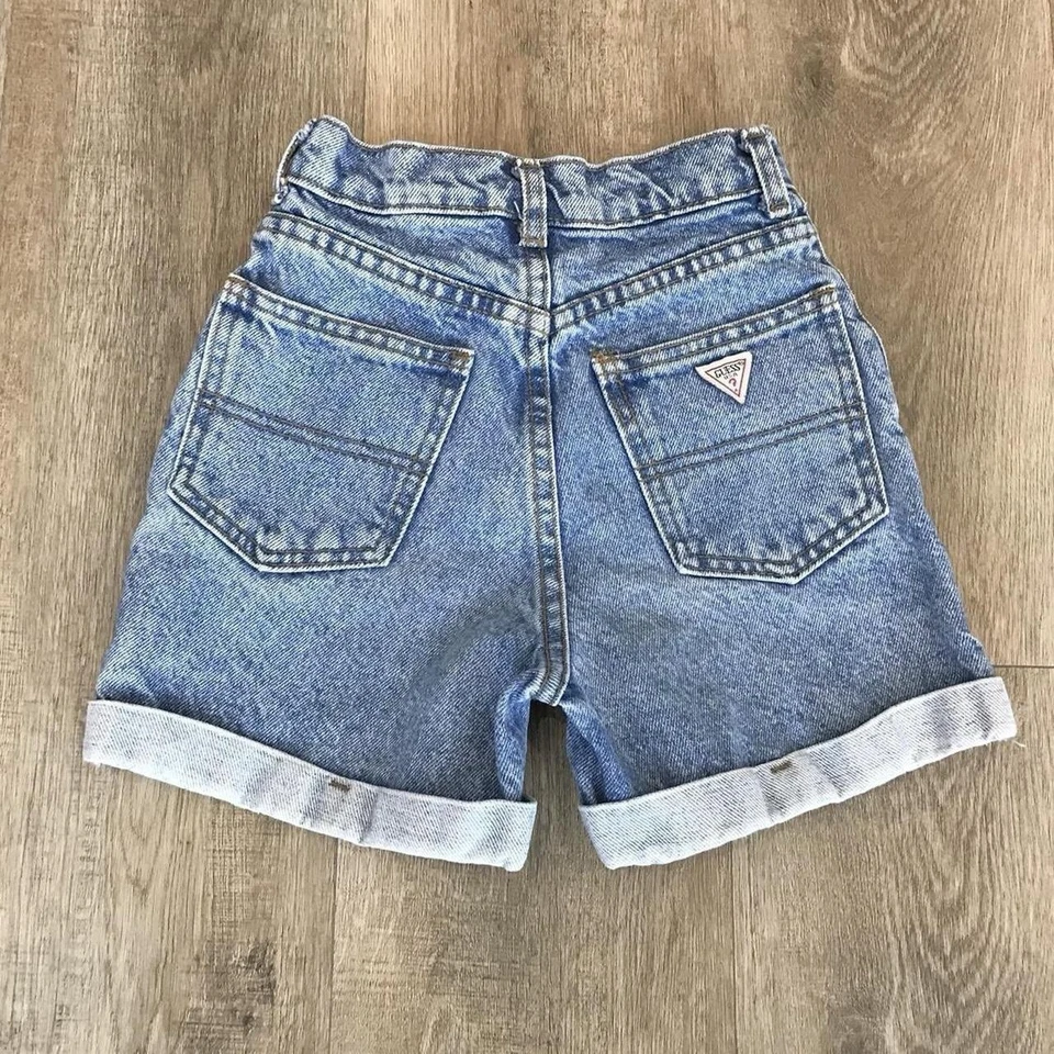 Pantalones cortos vintage Guess Jeans azul vaquero de verano con puños para niños Foto 1 de 4