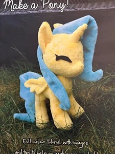 Hacer un pony. Patrón de costura para hacer juguetes. Nuevo. - Imagen 1 de 3