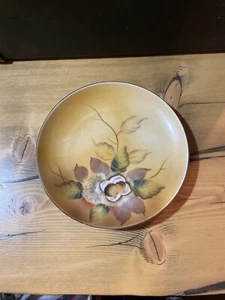 Vintage handbemalt Meito Porzellan Teller 7 1/2" Zoll Goldrand grüne Blätter Nüsse - Bild 1 von 3