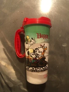 Nachfüllbare Becher mit Disney-Thema Urlaub sind im Walt Disney World Reso angekommen - Bild 1 von 2
