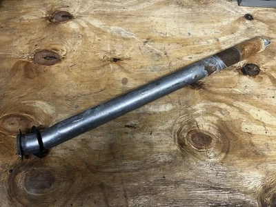 Plymouth Valiant 1970-1976, 1970-1976 cuello de relleno de dardos OEM MOPAR Foto 1 de 3