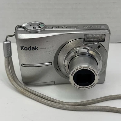 Kodak EasyShare C713 7MP Digital Camera Tested Works Scratches On Front - Image 1 of 4