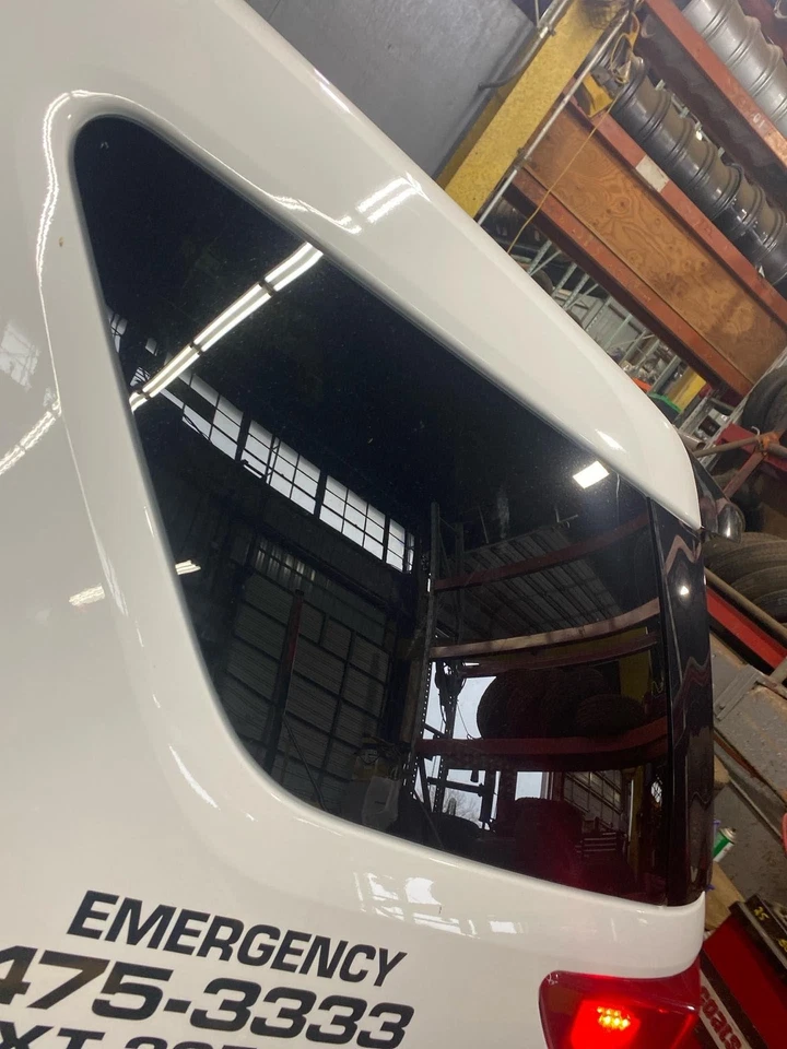 2011-2019 福特 EXPLORER 左后四分之一窗玻璃起子 — 第 1/1 张图片