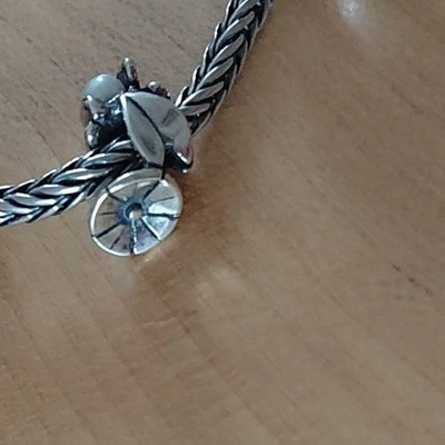 🌹 Trollbeads Monatsblume Bindekraut September Perle - Bild 1 von 4