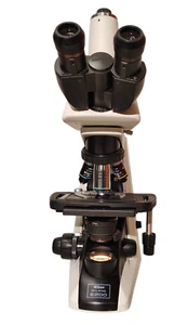 Nikon Eclipse E200 Trinocular Microscope with 4 Objectives 4x, 10x, 20x, 40x - Picture 1 of 15