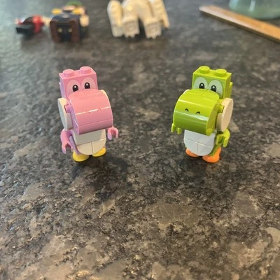 LEGO Super Mario Yoshi Rosa Y Verde Genuino Auténtico Nintendo Foto 1 de 4