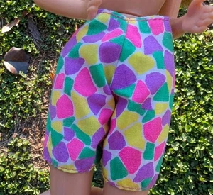 Vintage Barbie Puppe 90er Jahre abstrakt bunte Bermuda Shorts - Bild 1 von 6