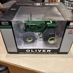 Trattore Oliver 1/16 molto dettagliato 1950 con pneumatici Terra - Foto 1 di 8