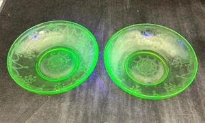 Anchor Hocking Cameo Green Uranium Depression Glass Lot of 2 Large Fruit Bowls - Picture 1 of 6
