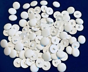 ((100) Vintage SCHNEEWITTCHEN - SCHAFTKNÖPFE ~ 0,75" - Nähen ~ Knopfliebhaber - Schmuckherstellung - Bild 1 von 2