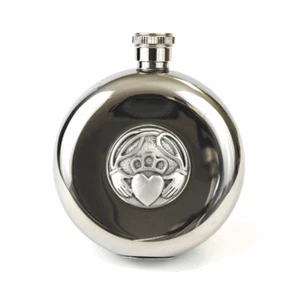 5oz Pocket Hip Flask With Antique Finish Irish Claddagh Detail With Tot Cups - Picture 1 of 3