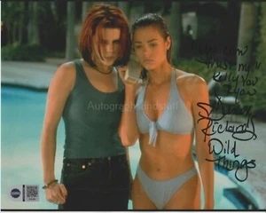 Denise Richards Hand Signed 8x10 Photo Autograph Wild Things (C) - Picture 1 of 2