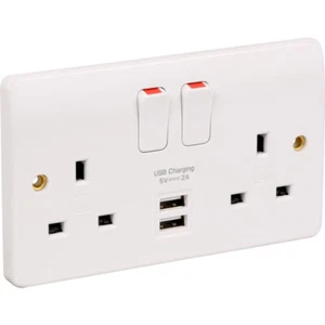MK K2744 Twin Double 2 Gang Switched Socket with 2 x USB Sockets Plug DP - Picture 1 of 3